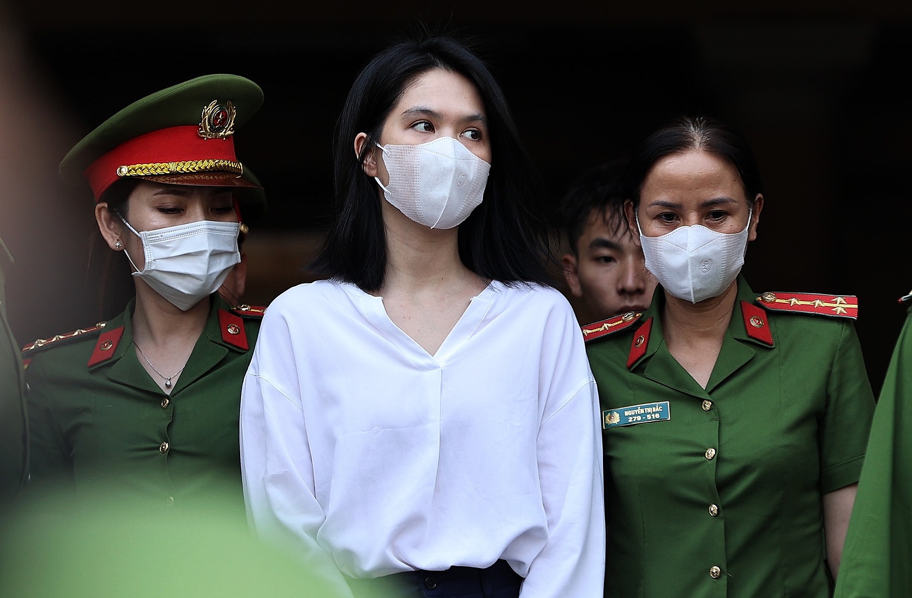 Nhiều sao Việt chúc mừng Ngọc Trinh nhận án tù treo, CMĐ tranh cãi 'sao vướng vòng lao lý lại chúc mừng?' - ảnh 4