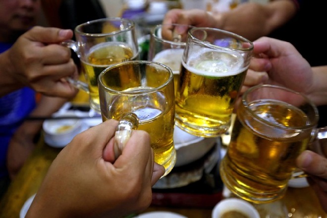 Uống rượu bia vào dịp Tết thế nào để ít gây hại nhất cho cơ thể? - ảnh 2