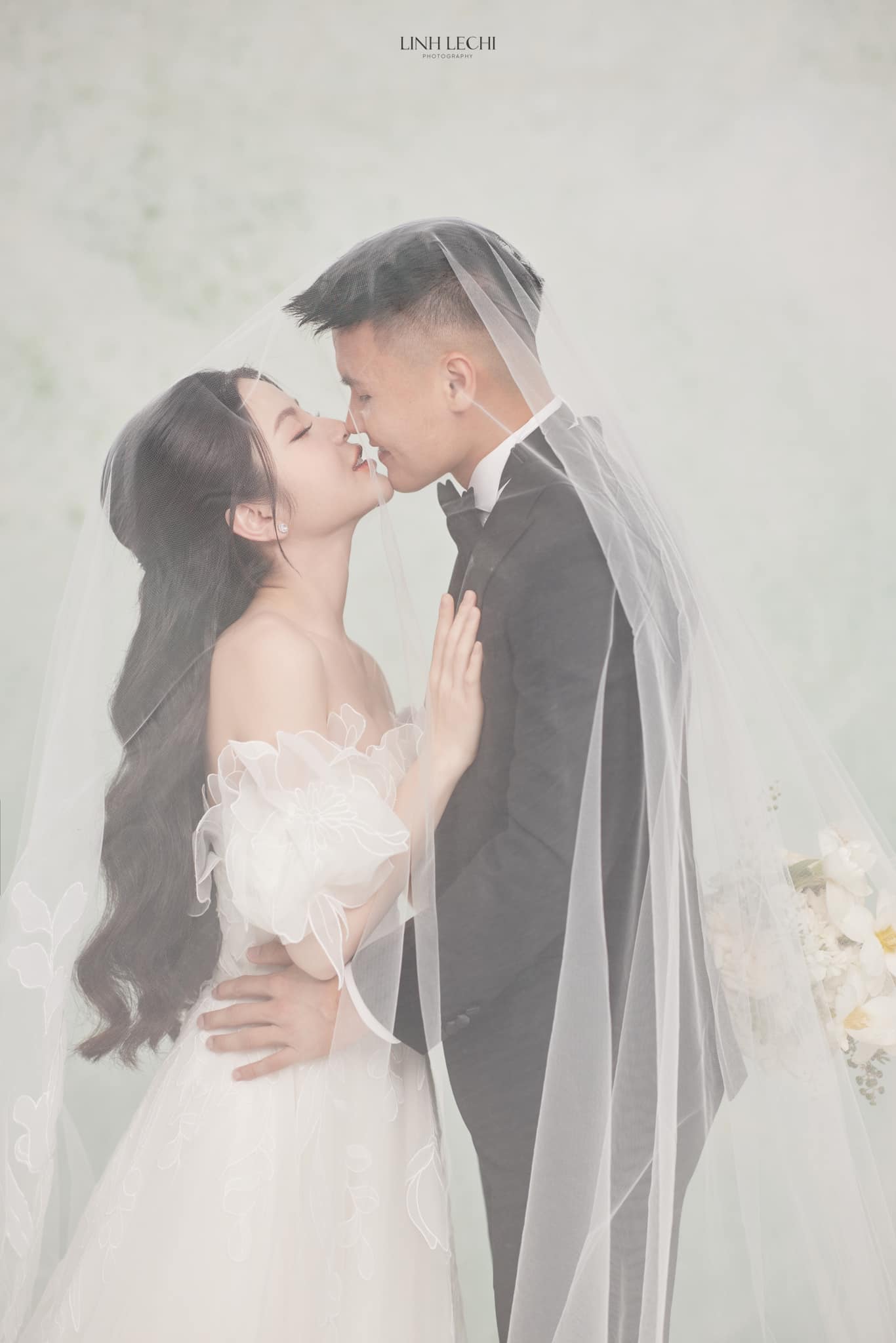Quang Hải và Chu Thanh Huyền tung ảnh cưới, nhưng chiều cao 'bất ổn' của chú rể gây hoang mang - ảnh 4