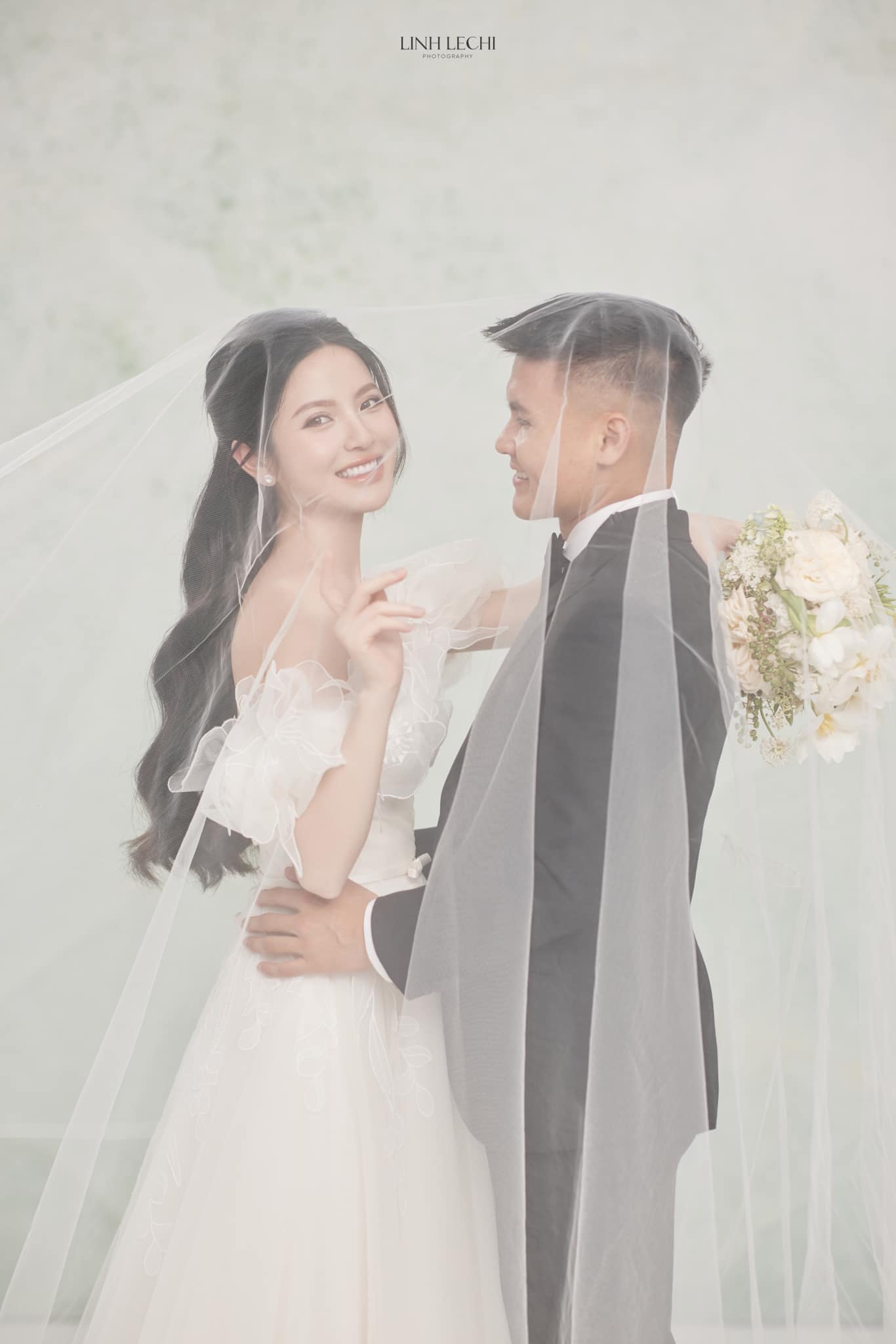 Quang Hải và Chu Thanh Huyền tung ảnh cưới, nhưng chiều cao 'bất ổn' của chú rể gây hoang mang - ảnh 7