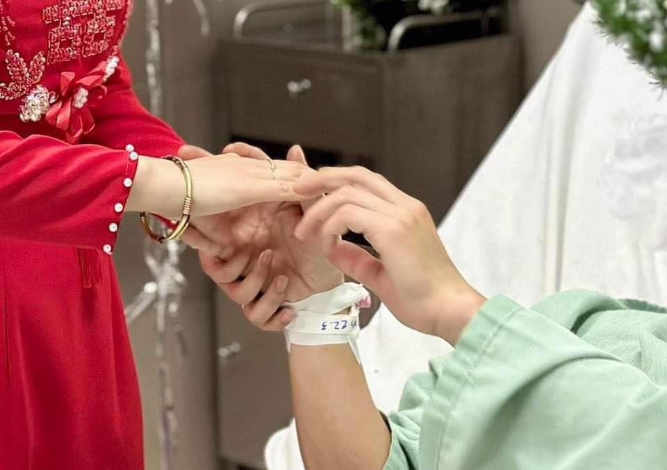 Xúc động đám cưới trong bệnh viện tại Lạng Sơn, cô dâu chú rể trao nhẫn trên giường bệnh - ảnh 5