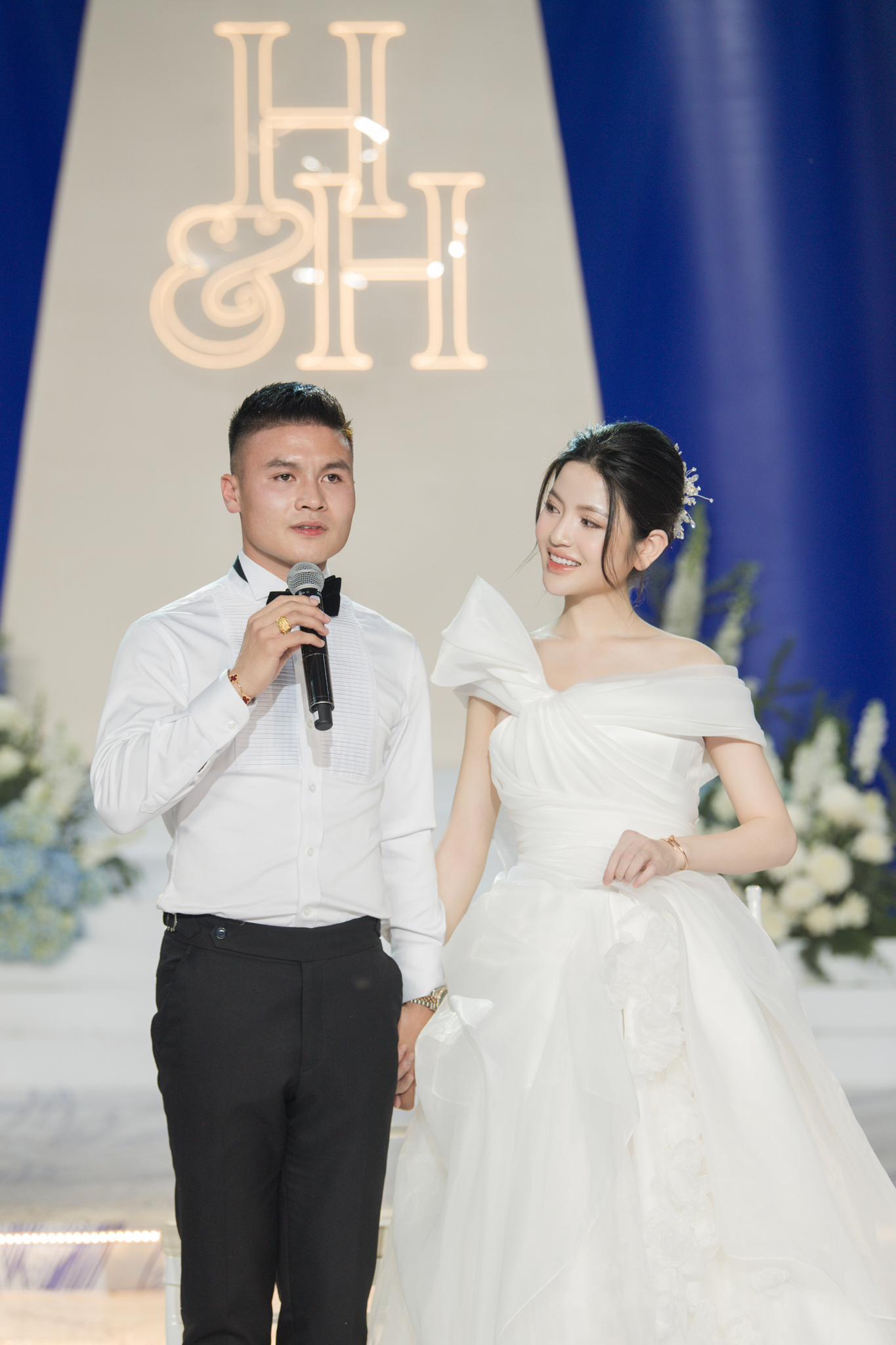 Vì sao thủ môn Bùi Tiến Dũng không dự đám cưới của Quang Hải dù có mối quan hệ thân thiết? - ảnh 1