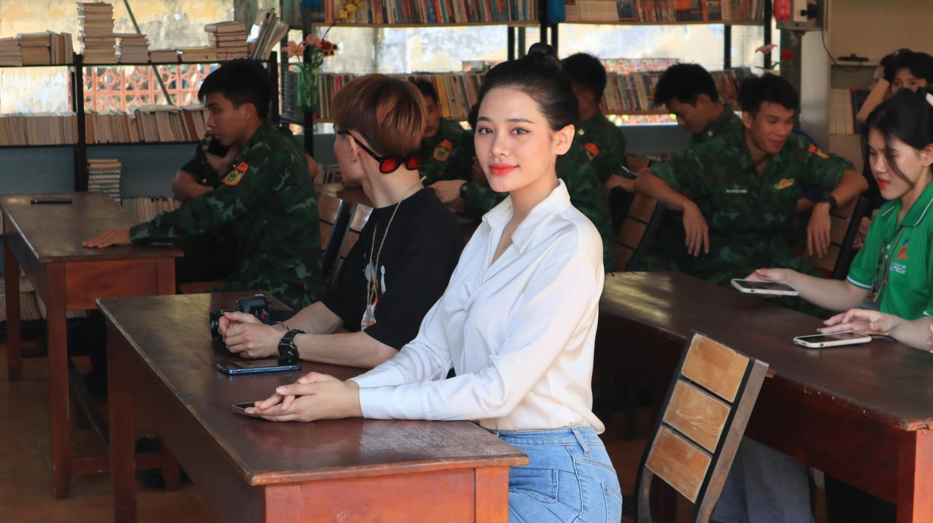 Cuộc sống của Hoa hậu duy nhất tại Việt Nam trả lại vương miện 4 tỷ đồng hiện ra sao? - ảnh 7