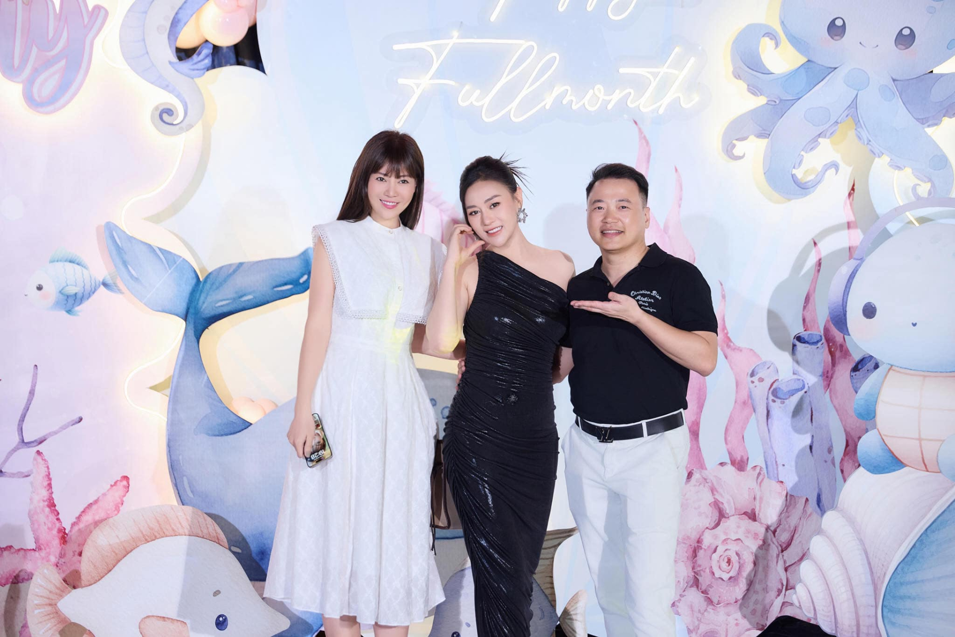 Diễn viên Phương Oanh khoe dáng bên Shark Bình trong tiệc đầy tháng 2 con sinh đôi - ảnh 3