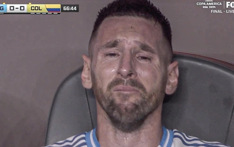 Hình ảnh Messi khóc nức nở rời sân trong trận chung kết Copa America 2024 gây sốt - ảnh 3