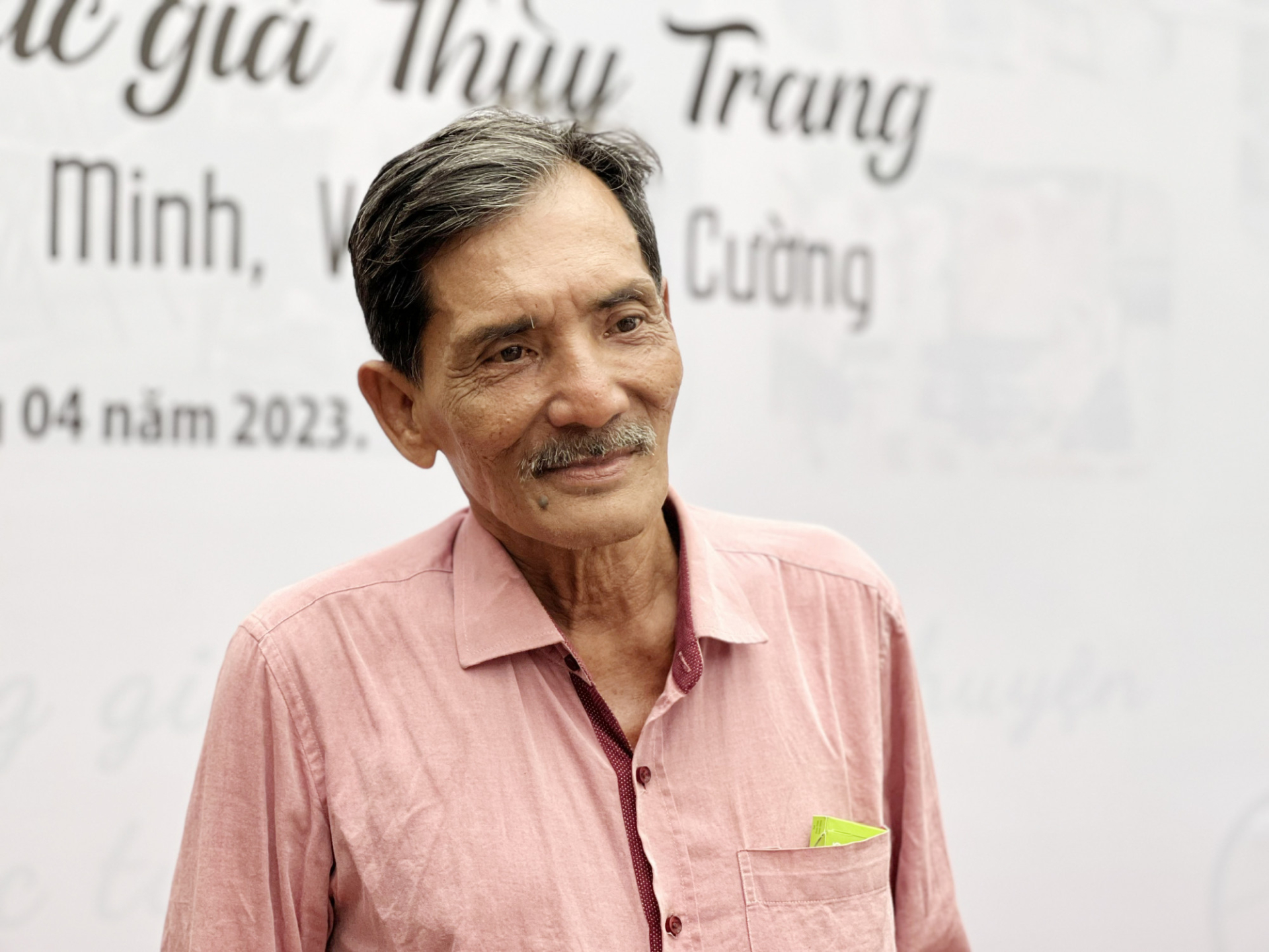 Bắt gặp nam diễn viên nổi tiếng màn ảnh Việt tiều tuỵ, lang thang trên đường phố - ảnh 4