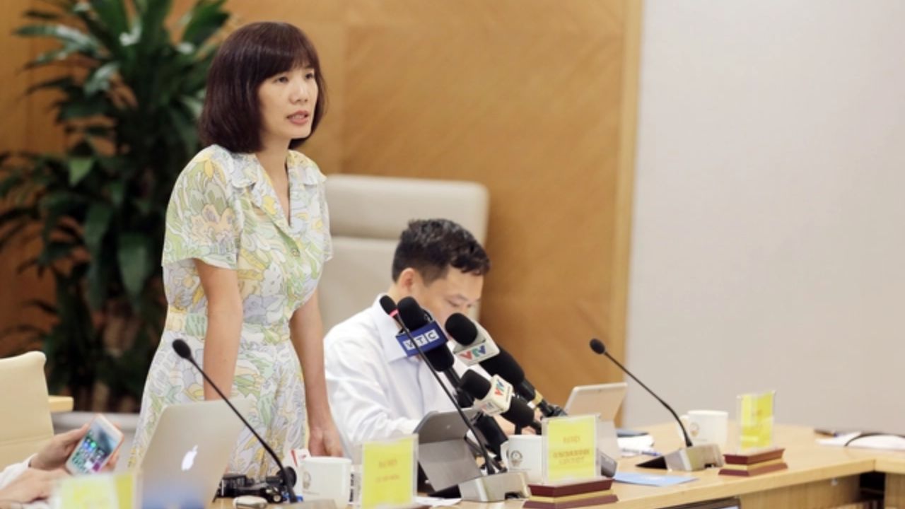 Bà Nguyễn Thị Thanh Huyền - Phó Cục trưởng Cục Phát thanh Truyền hình và Thông tin điện tử phát biểu tại buổi họp báo thường kỳ của Bộ Thông tin và Truyền thông.