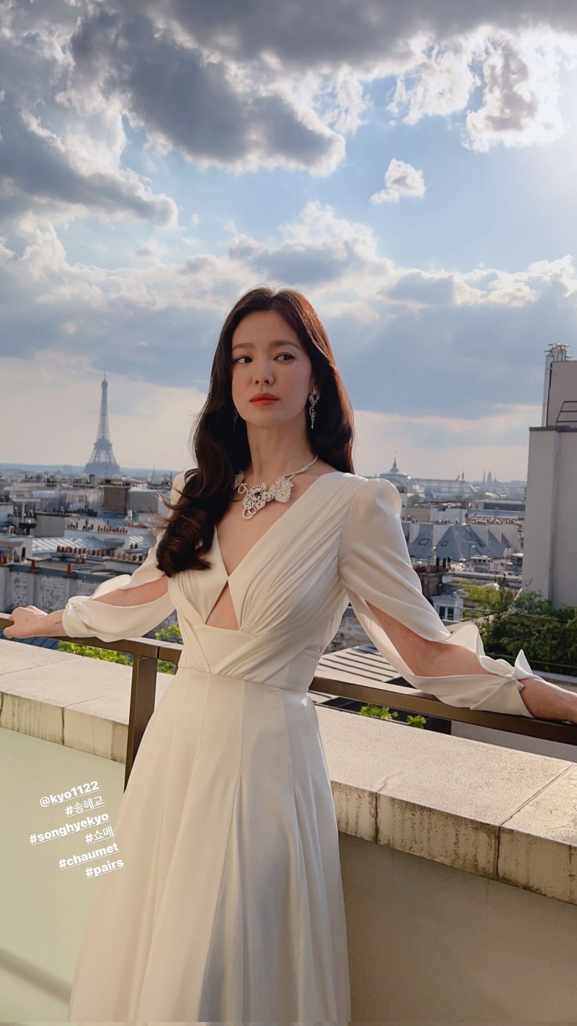 Song Hye Kyo sánh đôi bên trai trẻ: Gây sốt CĐM nhờ visual bùng nổ trời Âu - ảnh 2