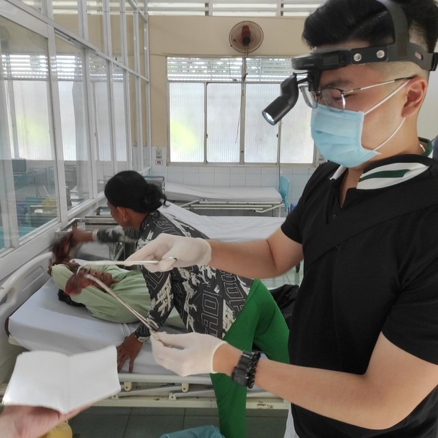 Dị vật là con cá rô được gắp ra khỏi họng bệnh nhân - Ảnh: Trung tâm Y tế huyện Giồng Riềng