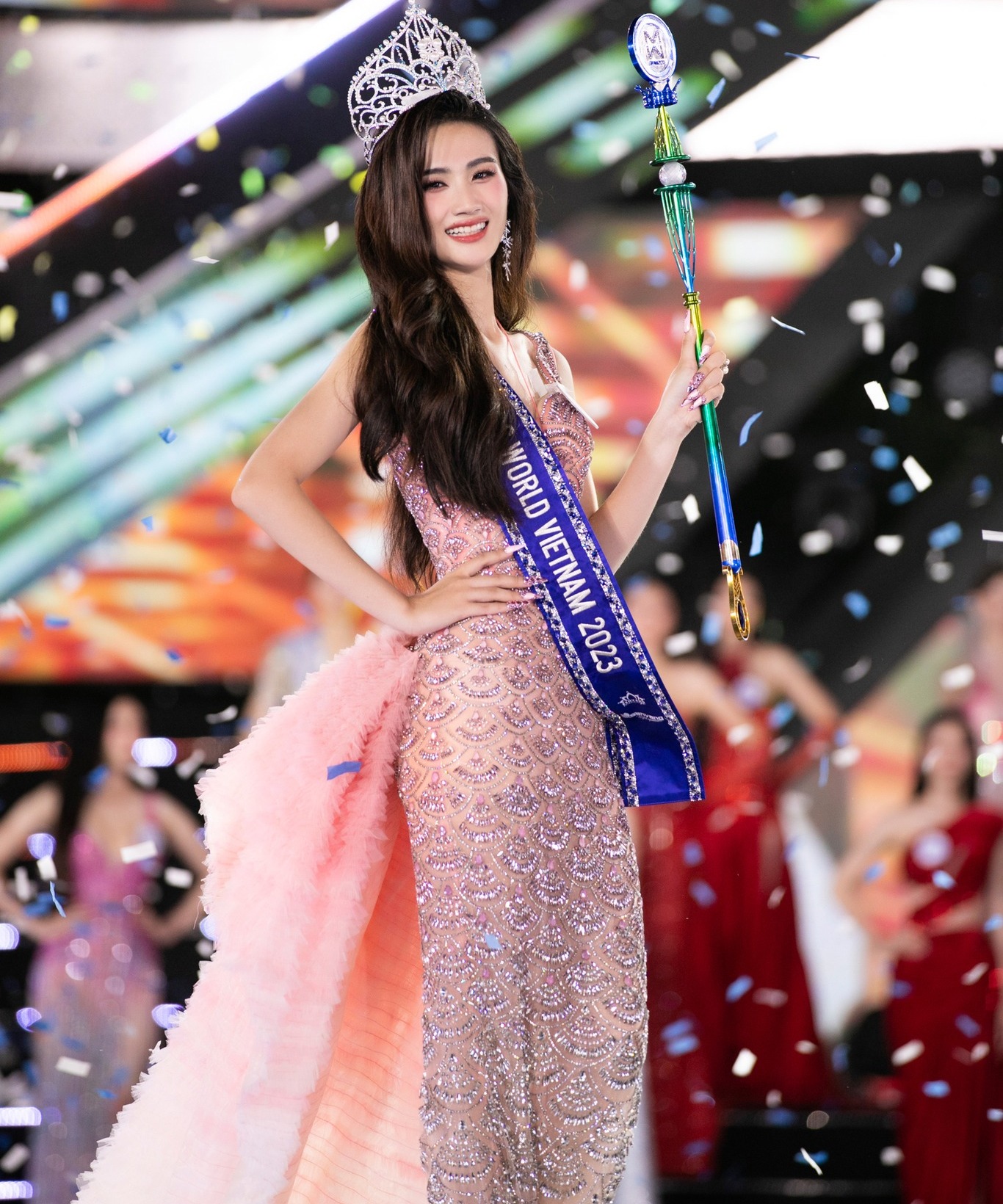 Hoa hậu Huỳnh Trần Ý Nhi đang theo học cùng ngôi trường với Miss Intercontinental 2022 Lê Nguyễn Bảo Ngọc