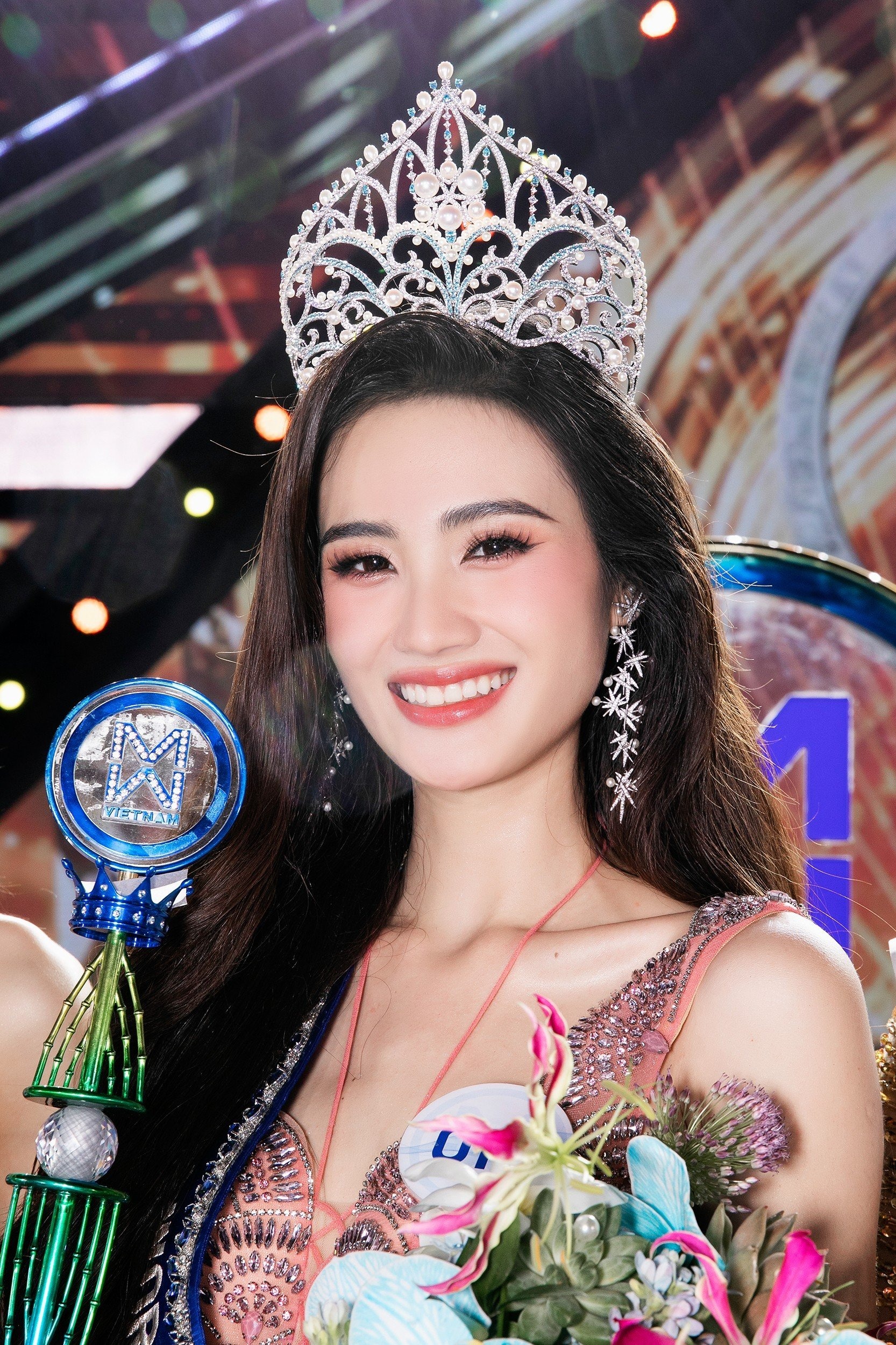 Huỳnh Trần Ý Nhi đăng quang Hoa hậu Thế giới Việt Nam 2023 vừa qua - Ảnh: BTC