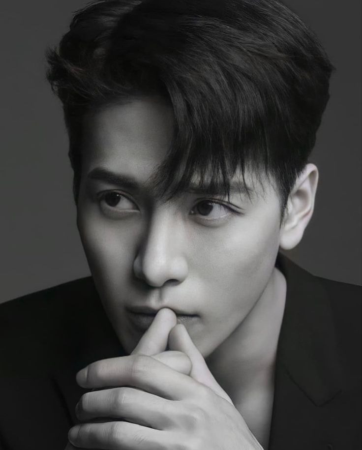 Jackson (Vương Gia Nhĩ) được biết đến với vai trò thành viên nhóm nhạc GOT7, vì thế anh hút được một lượng fan không nhỏ giúp anh vươn lên hạng 4 trong BXH