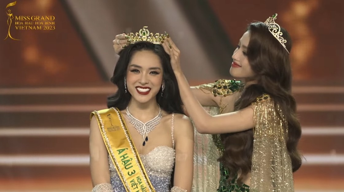 Trước khi trở thành Á hậu 3 Miss Grand Vietnam 2023, Hồng Hạnh đã đạt danh hiệu á khôi 1 cuộc thi Miss & Mister Hà Nội 2022 và từng là một thành viên của series sitcom 'Coi thường chủ tịch và cái kết' đình đám