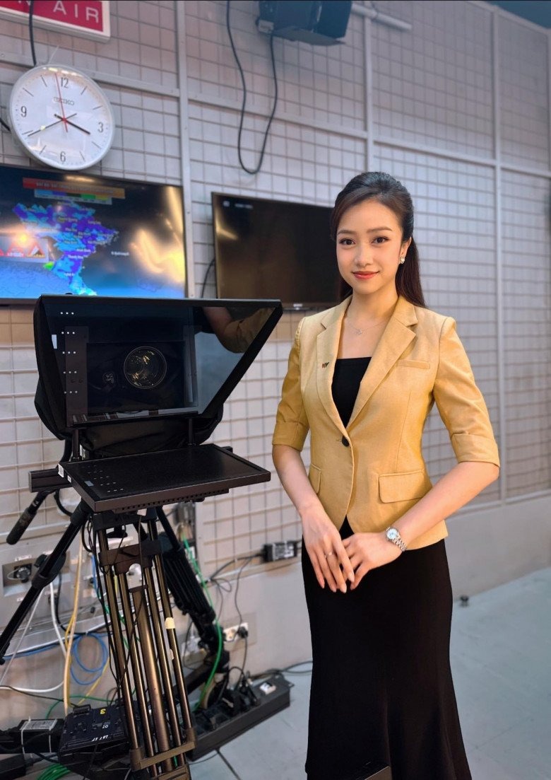 Mỹ nhân Nam Định từng hụt vương miện Hoa hậu vì bị tố gian lận, nay thành MC VTV đẹp như 'thần tiên tỉ tỉ' - ảnh 6