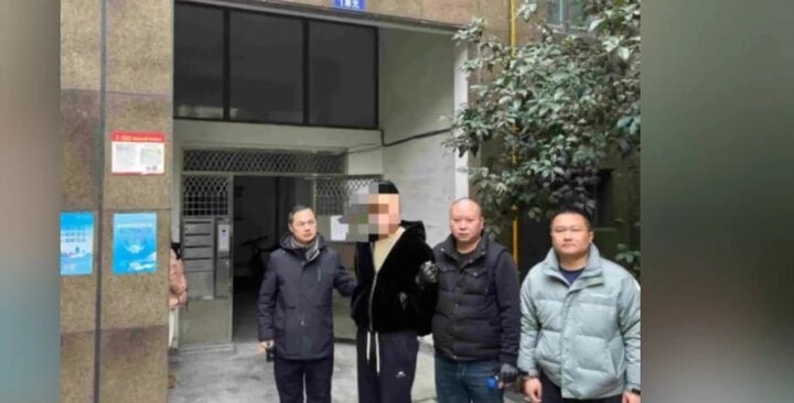 Hình ảnh Yu bị cảnh sát bắt trong lúc lẩn trốn - Ảnh: Baidu