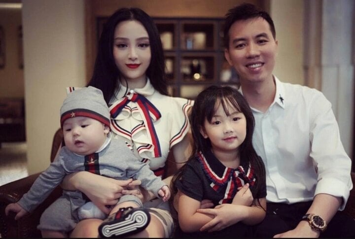 Huyền Baby bên chồng là doanh nhân Quang Huy và các con