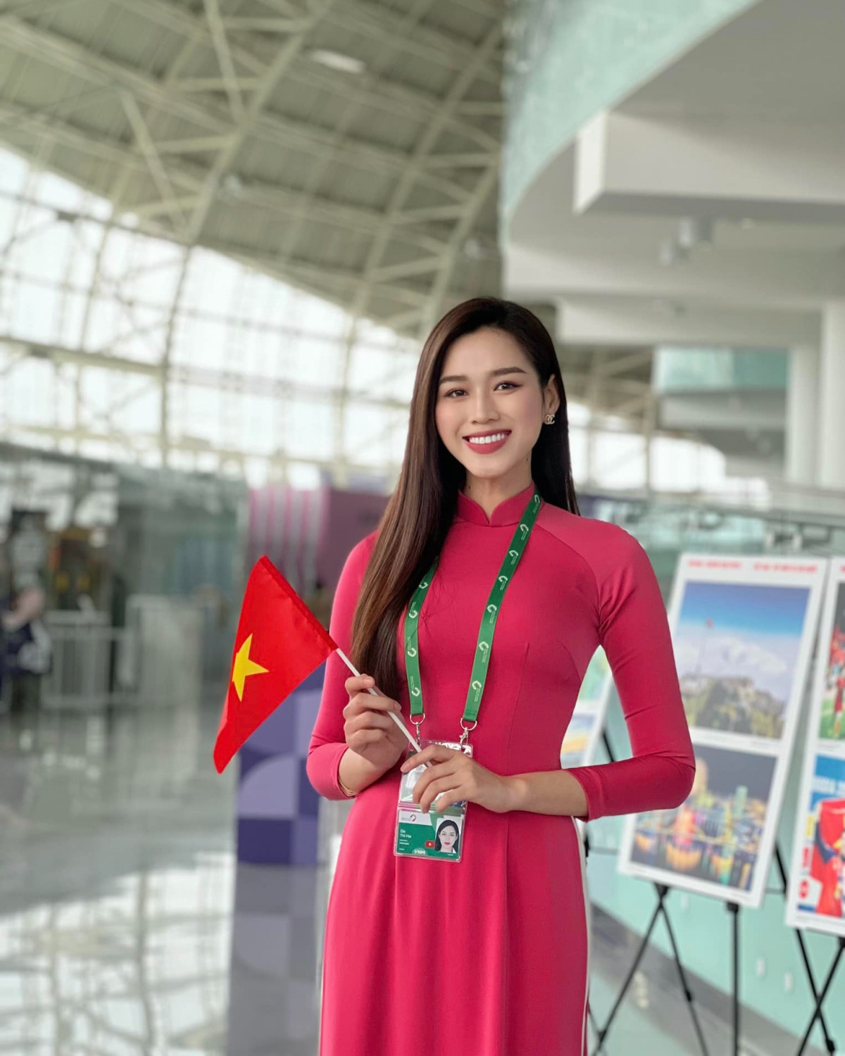 Đỗ Thị Hà dẫn đoàn Việt Nam tại Liên hoan Thanh niên Thế giới, sắc vóc khiến dân tình tấm tắc khen - ảnh 2