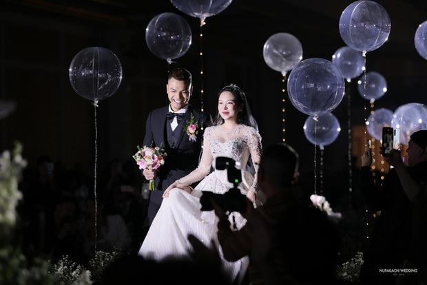 Lê Giang, Nhã Phương và dàn sao VFC đổ bộ lễ cưới diễn viên Kim Oanh, cô dâu chi hơn nửa tỷ cho váy cưới - ảnh 6