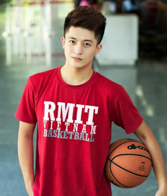 Harry Lu có niềm đam mê với bộ môn bóng rổ