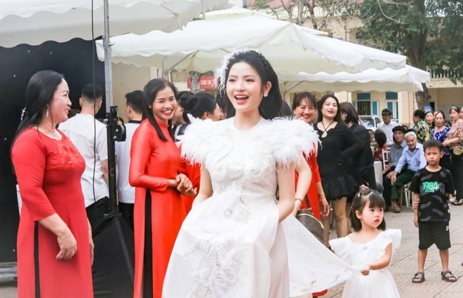 Quang Hải vắng mặt tại lễ cưới, cô dâu Chu Thanh Huyền tiết lộ lí do - ảnh 1