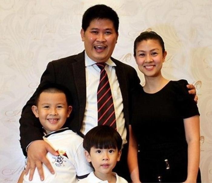 Trước khi rơi vào cảnh trắng tay, Phước Sang từng có cuộc sống hạnh phúc bên bà xã Kim Thư và các con