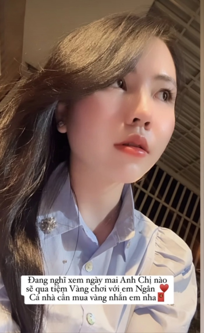 Cận cảnh nhan sắc bạn gái tiền vệ Võ Hoàng Minh Khoa