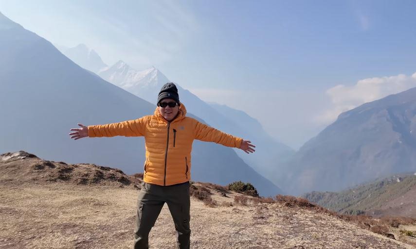 Để có được chuyến đi leo lên đỉnh Everest, nam Youtuber phải chi một khoản tiền lớn