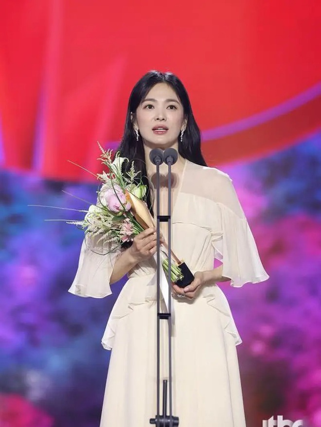 Song Hye Kyo từng nhận vai nữ chính xuất sắc nhất với The Glory tại Baeksang 2023