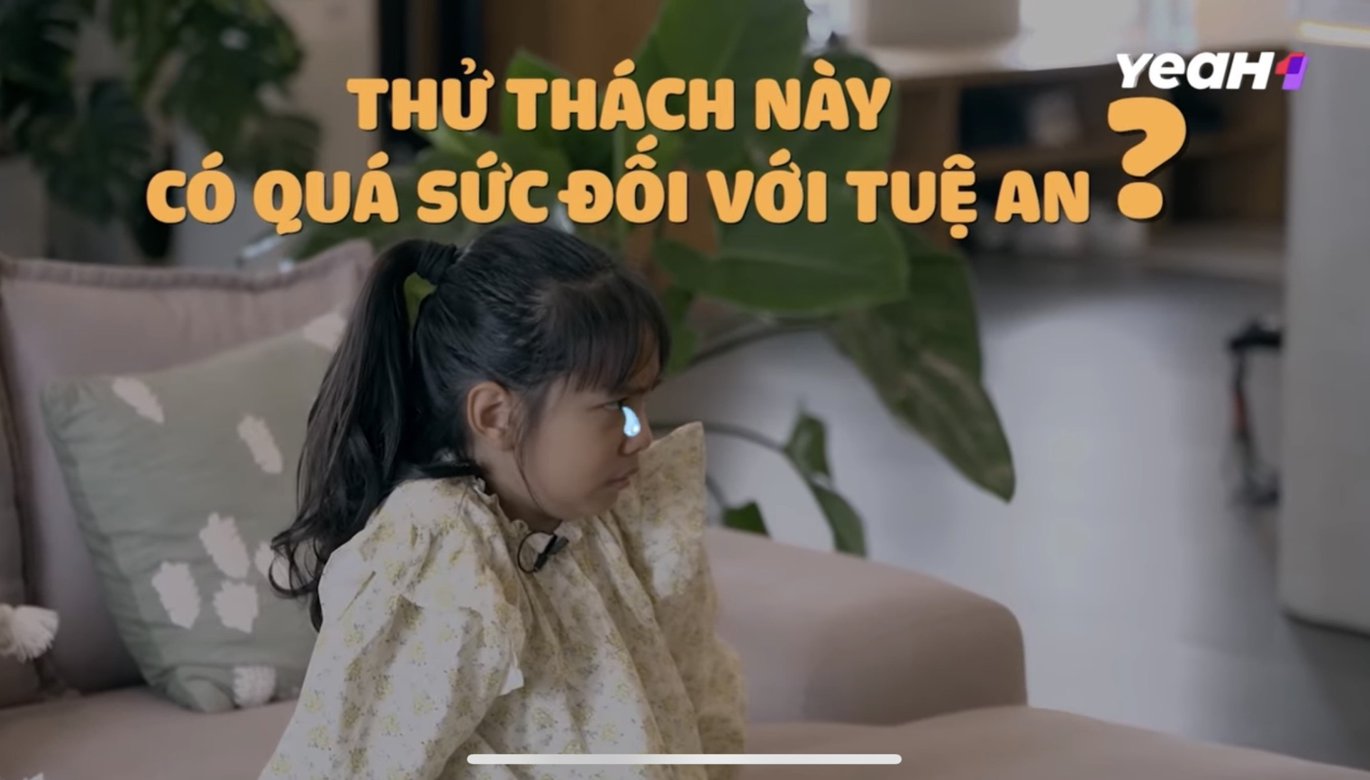 Cô bé bật khóc nức nở vì cảm thấy thử thách quá sức