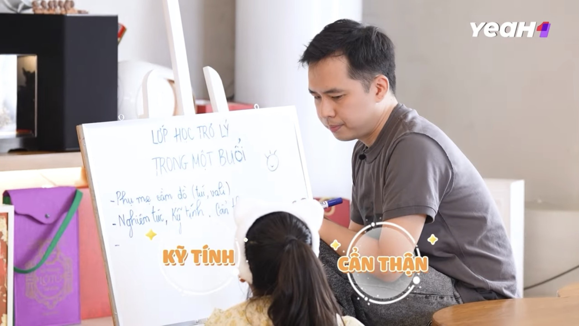 Bé Tuệ An được tham gia lớp học trợ lý cấp tốc