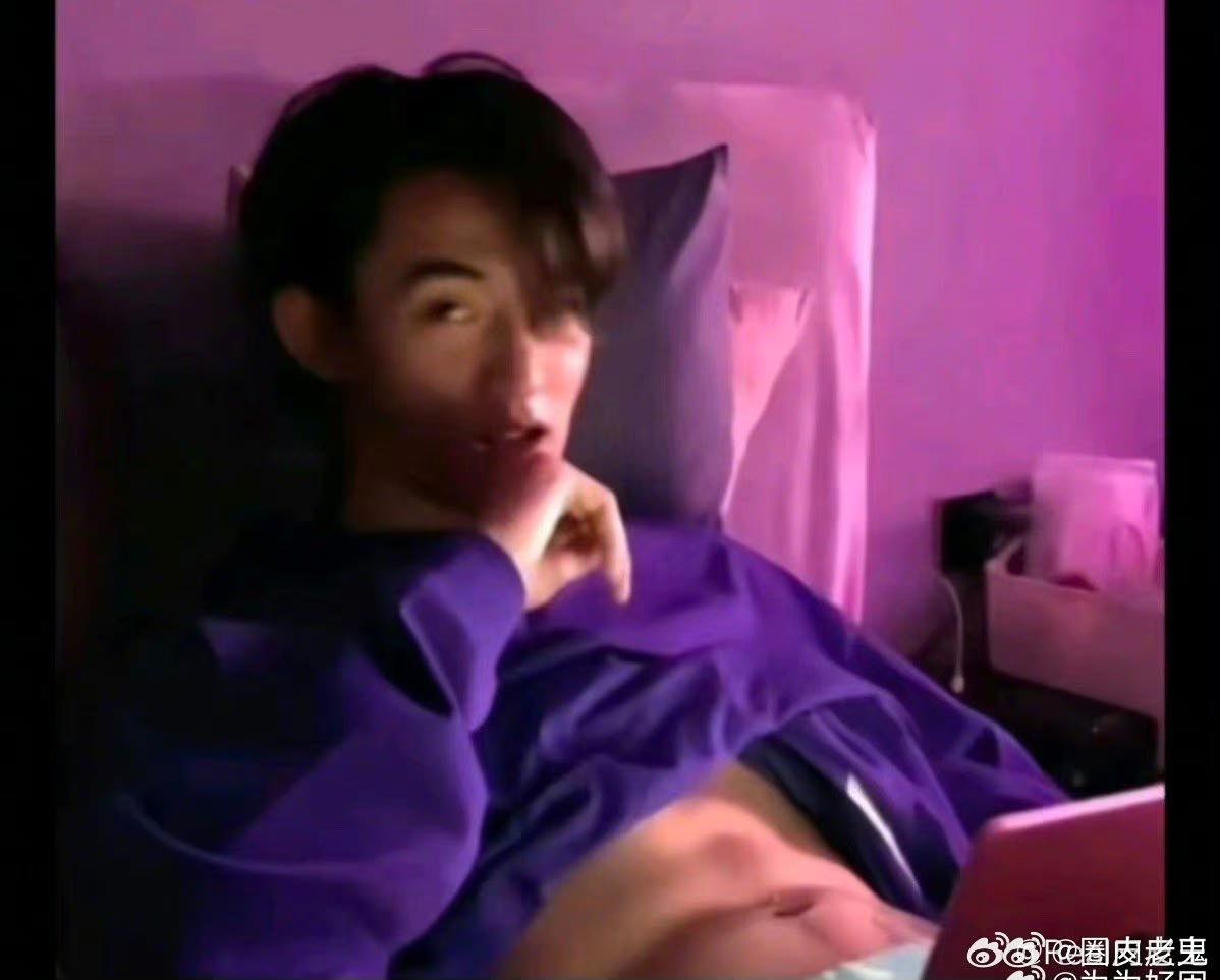 Bạn trai Dương Tử bị 'đào' lại quá khứ với ngoại hình khác lạ, đúng chuẩn 'bad boy' khiến netizen ngỡ ngàng - ảnh 6