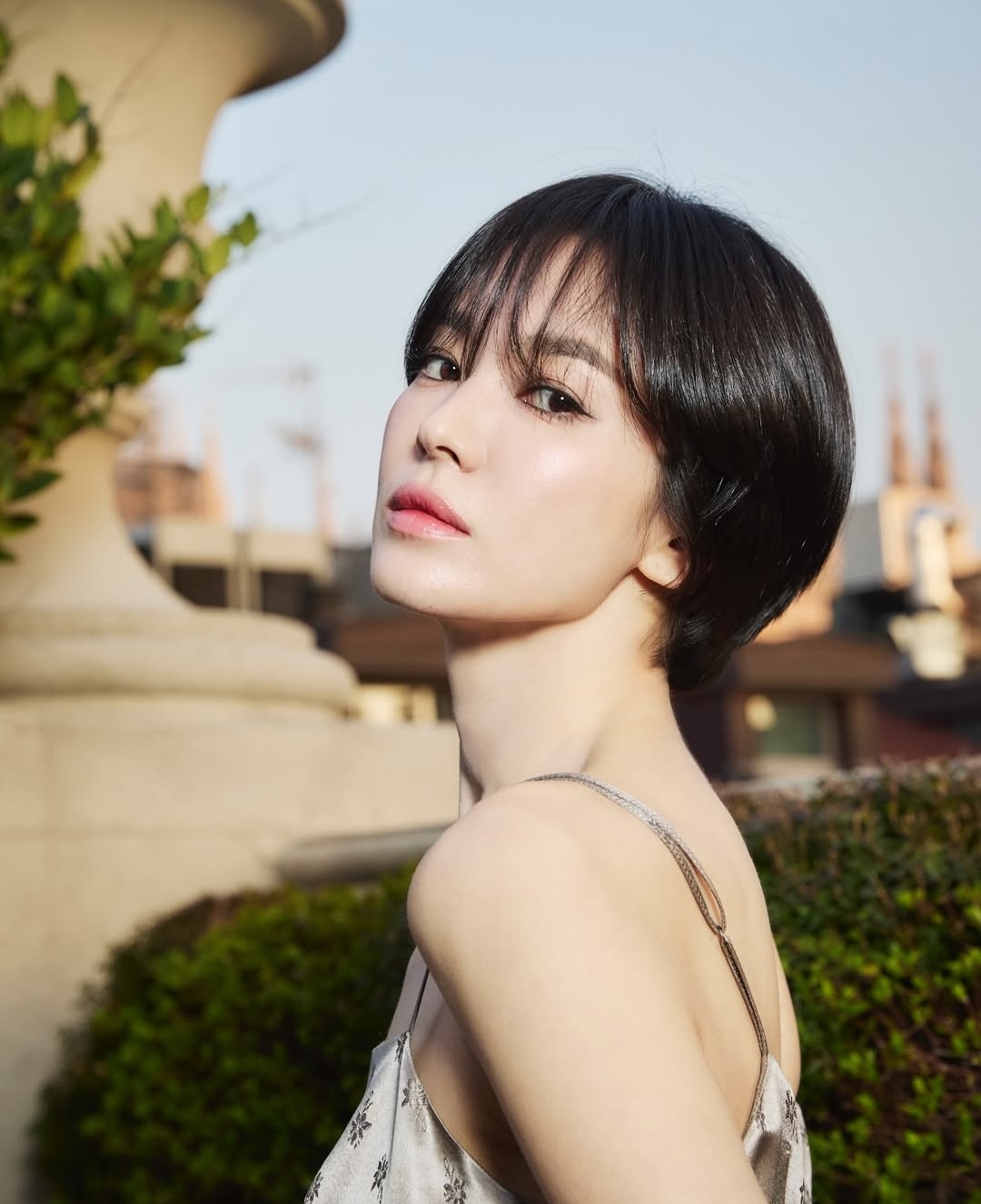 Ngoại hình mới của Song Hye Kyo: Một lần nữa khiến cả châu Á ngỡ ngàng - ảnh 11