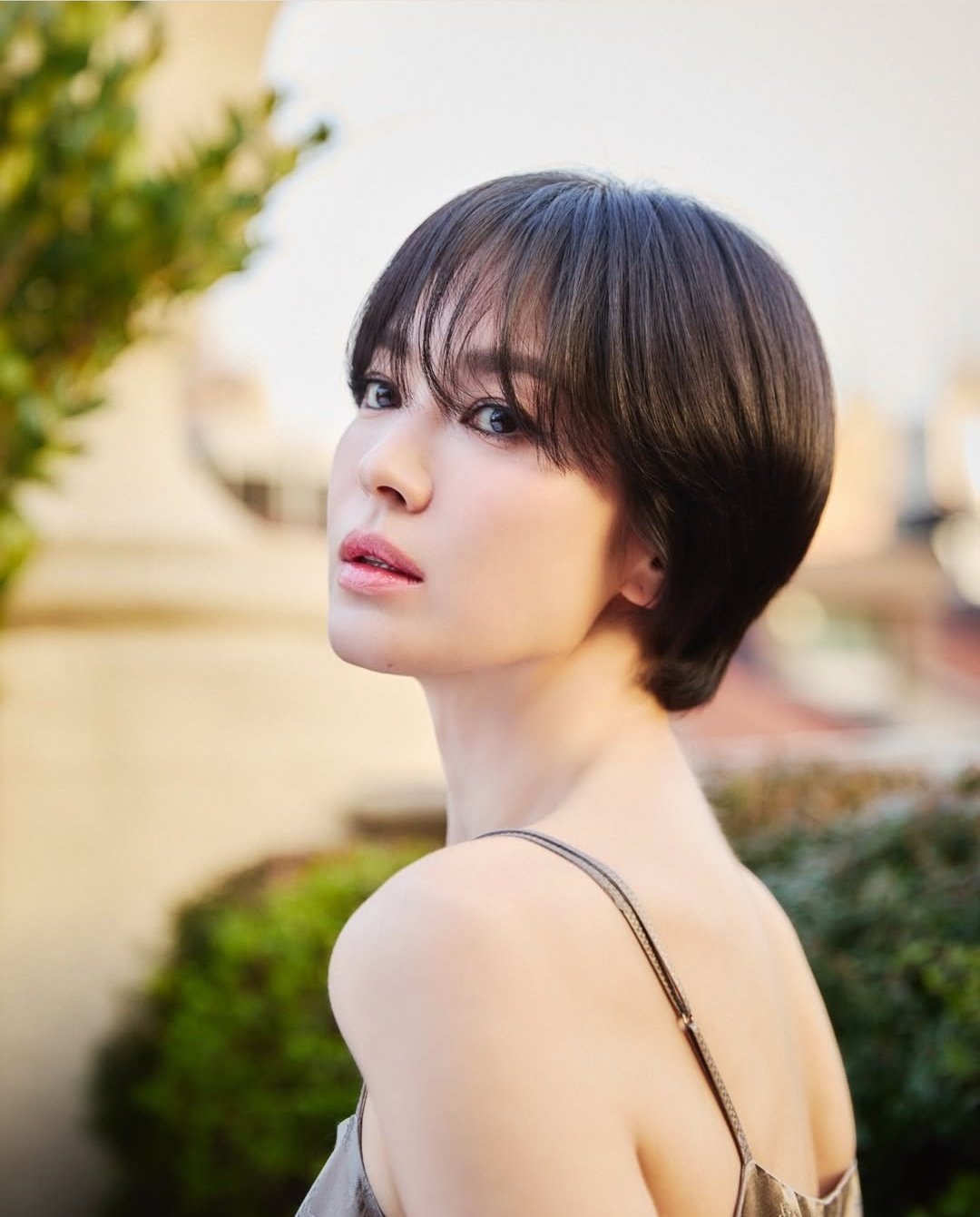 Ngoại hình mới của Song Hye Kyo: Một lần nữa khiến cả châu Á ngỡ ngàng - ảnh 12