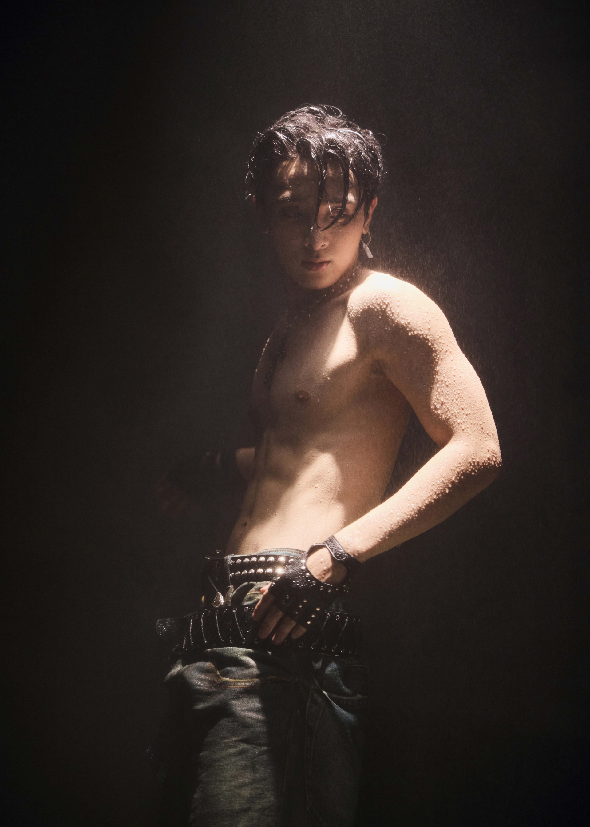 “Tân binh” Tường Duy rũ bỏ hình tượng “trai ngoan” trong MV ‘Không Điều Kiện (unfair)’ - ảnh 1