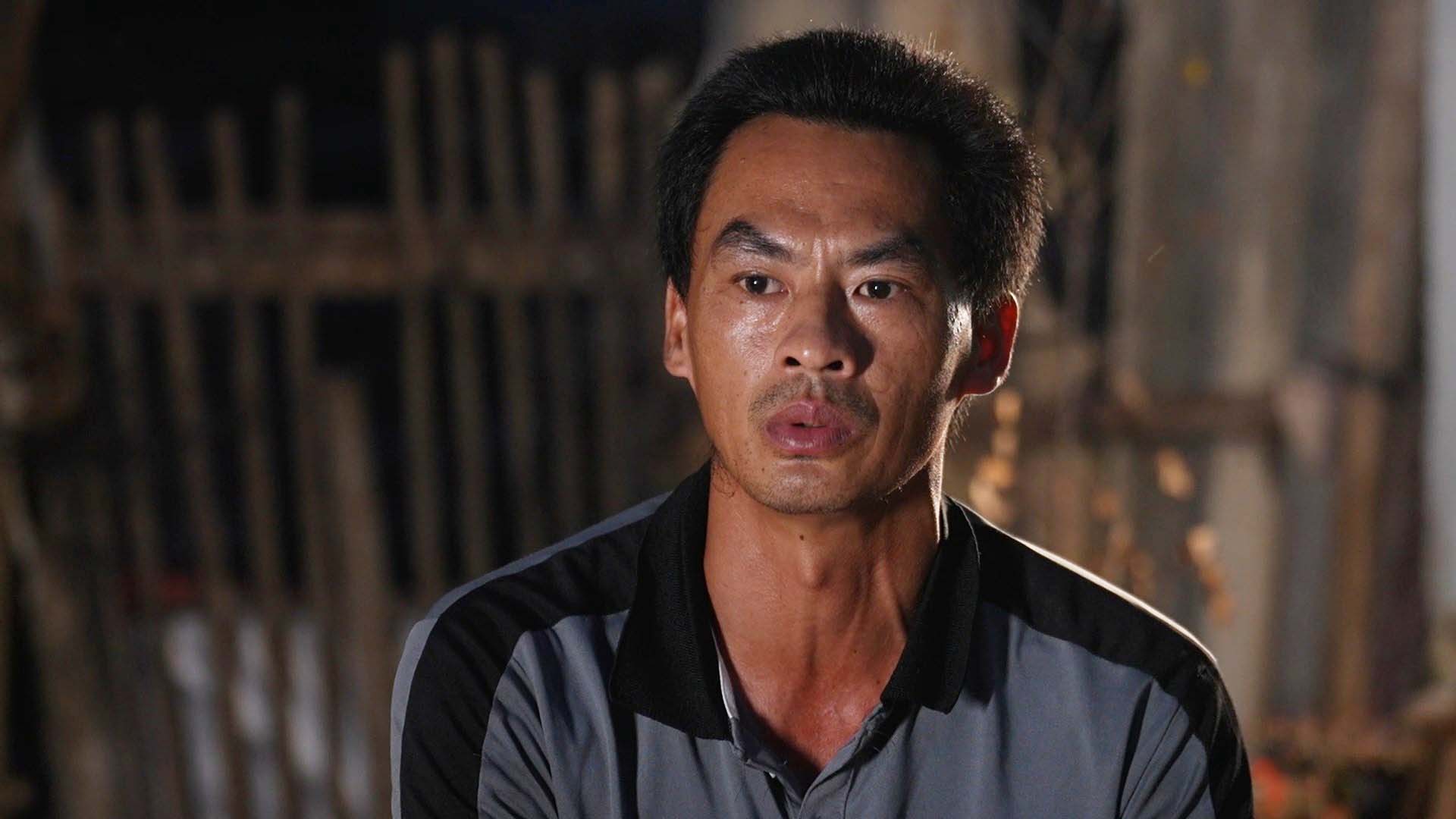 Nghẹn lòng hình ảnh người đàn ông mất một chân vẫn ngày ngày mưu sinh nuôi con - ảnh 2