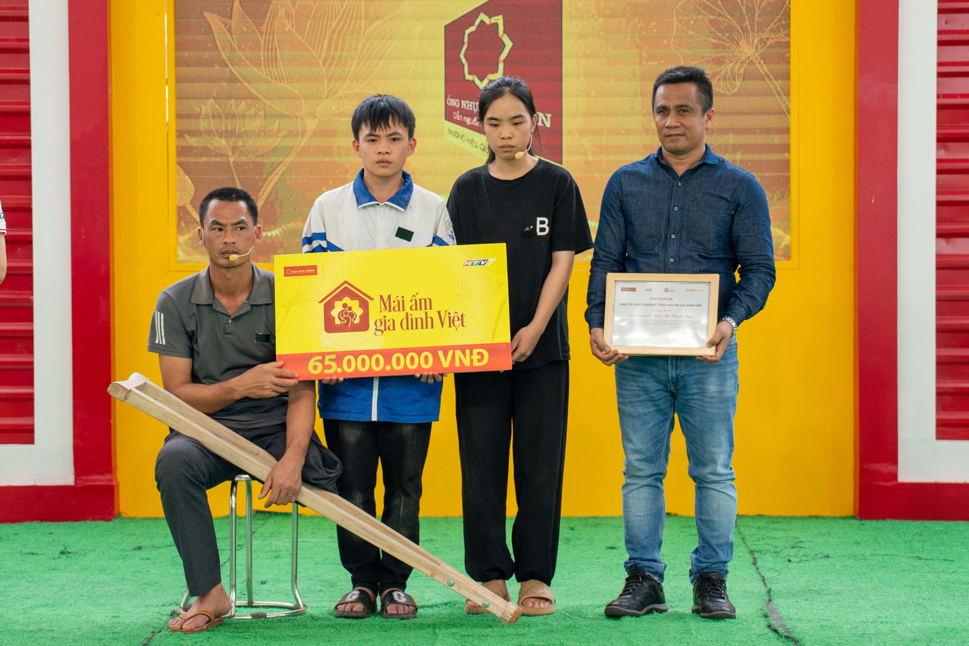 Nghẹn lòng hình ảnh người đàn ông mất một chân vẫn ngày ngày mưu sinh nuôi con - ảnh 4