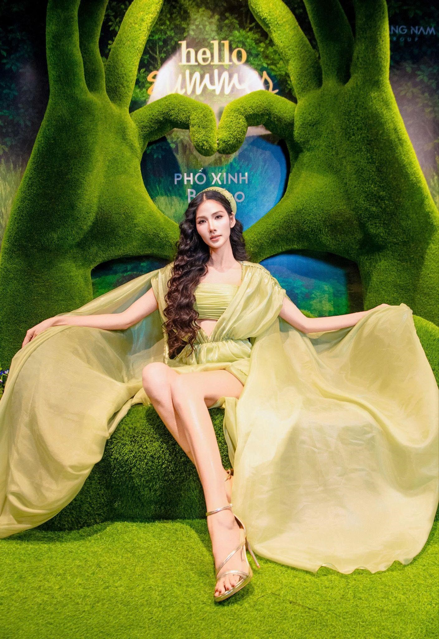 Hoàng Thùy chiếm spotlight với cú xoay váy đỉnh cao trong show diễn của NTK Thanh Hương Bùi - ảnh 3