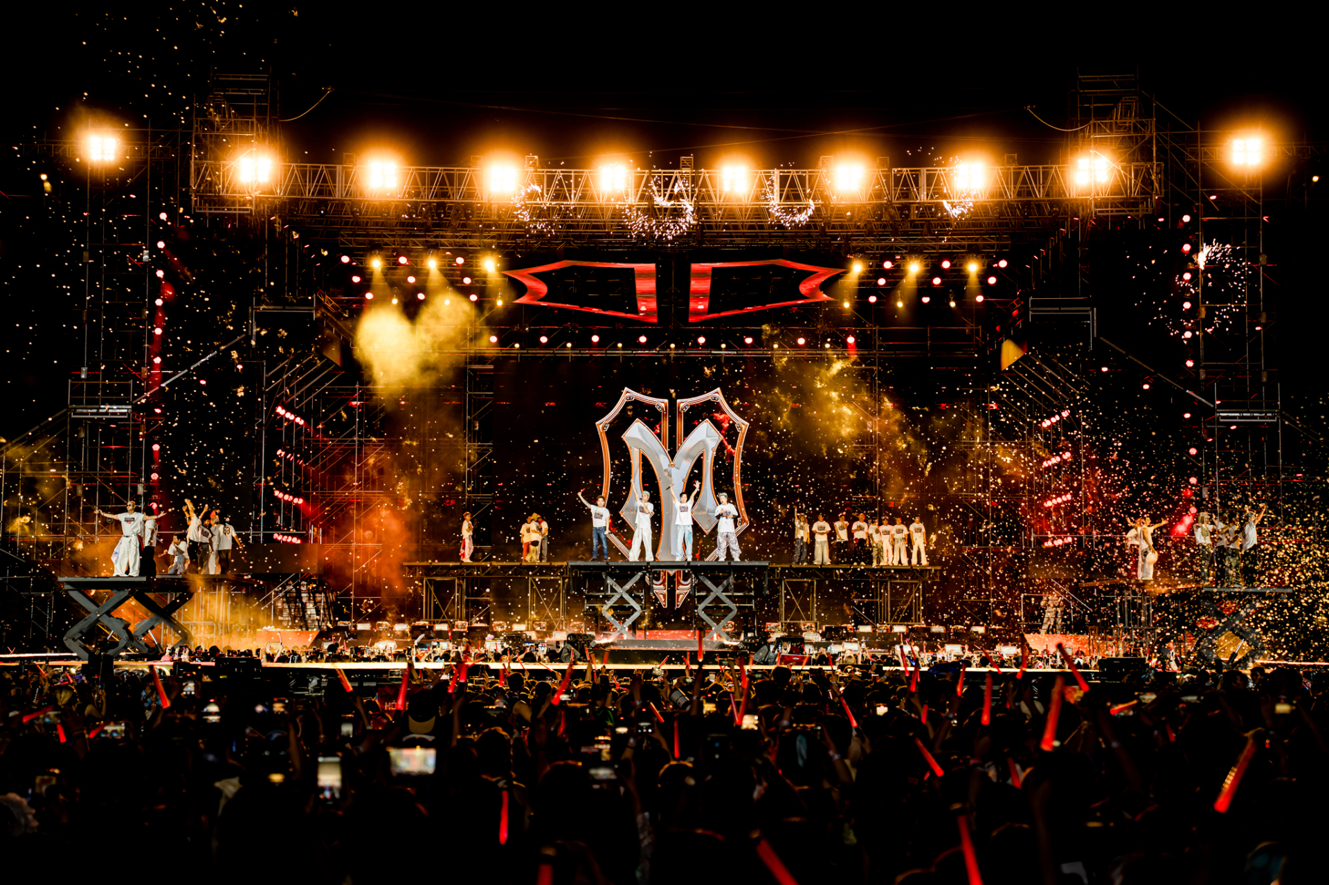 Tập đoàn YeaH1 thắng lớn tại Giải thưởng Quan hệ Công chúng Đông Nam Á 2025 với Concert 'Anh Trai Vượt Ngàn Chông Gai' - ảnh 3