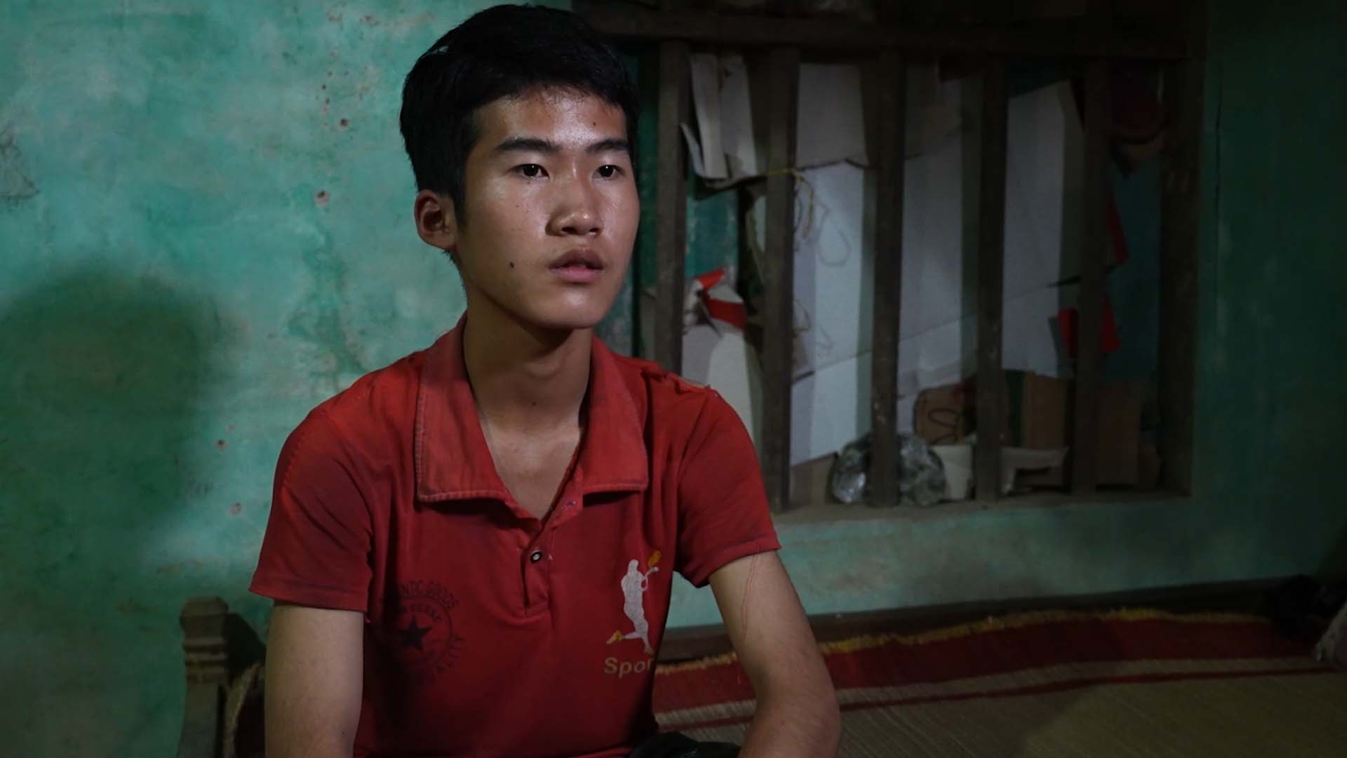 MC Thanh Thảo nghẹn lòng trước cậu bé không có cha, thân hình gầy gò phải gánh nước cho cả nhà sử dụng - ảnh 3