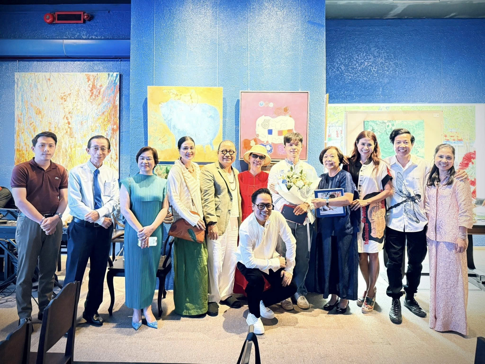 MC Tùng Leo lần đầu làm đạo diễn triển lãm nội thất đầu tay cùng kiến trúc sư Naomi Thủy Nguyễn - ảnh 1