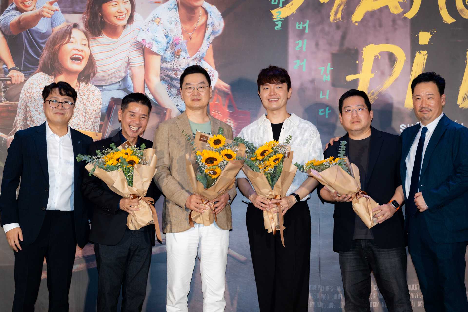 Trai Việt và mỹ nam Hàn Quốc xuất hiện chung khung hình tại thảm đỏ khiến hội fangirl mê đắm - ảnh 2
