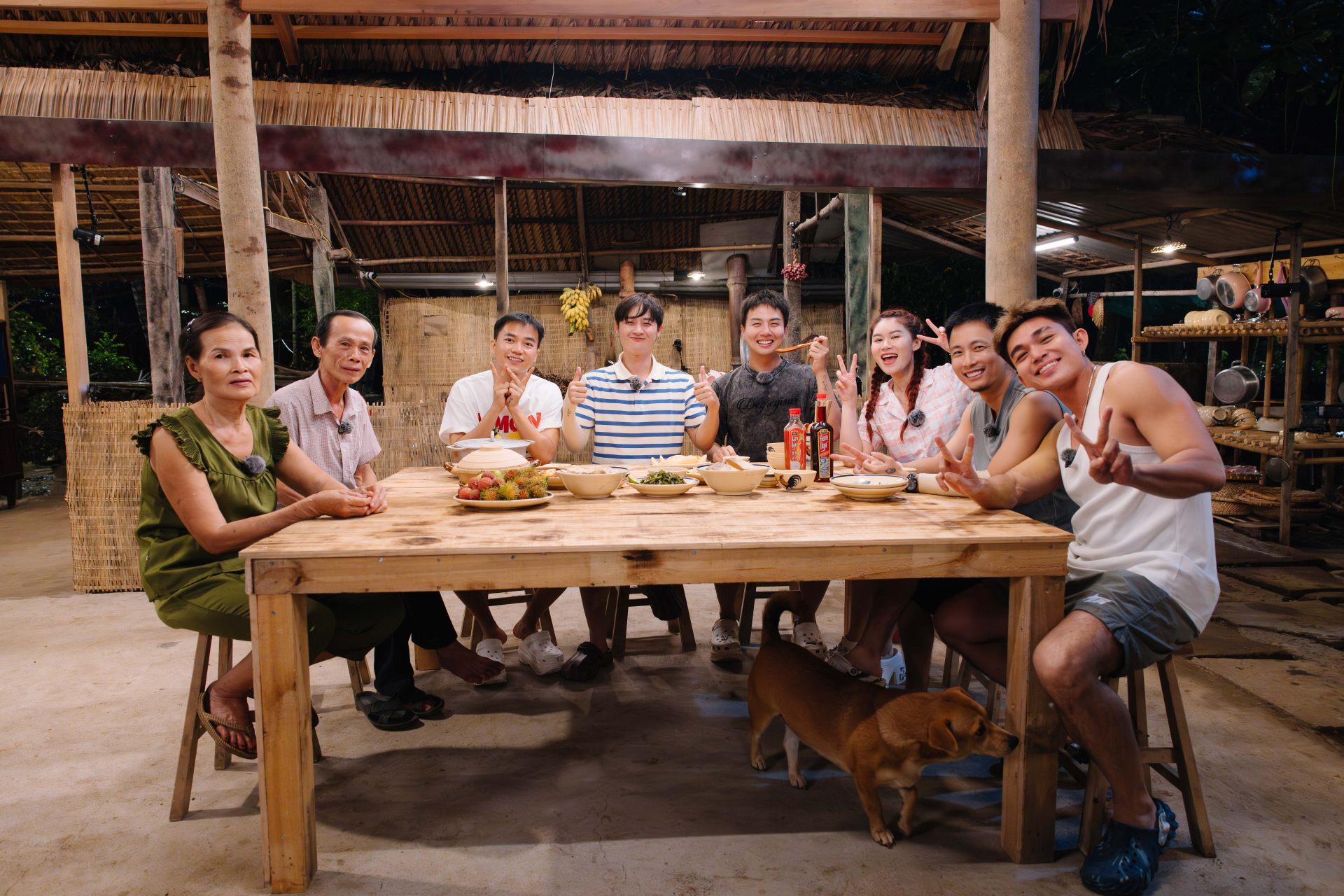 Gia Đình Haha tập 8: Dàn cast lăn xả lội bùn, hội ngộ Thanh Duy tại chặng miền Tây - ảnh 2