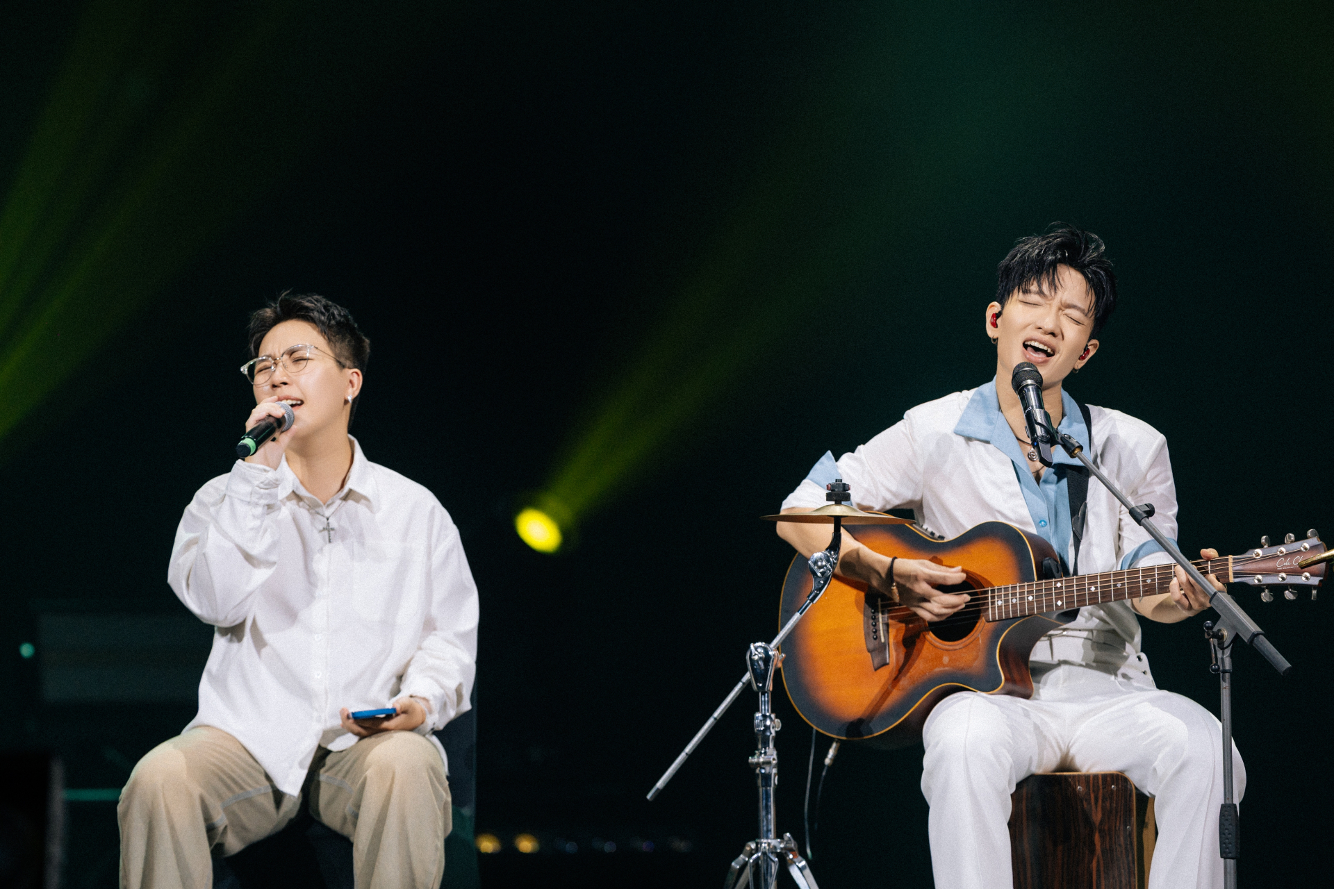 Hoàng Dũng thăng hoa trong màn trình diễn liên tục 3,5 giờ trong concert “Xoay Tròn” - ảnh 3