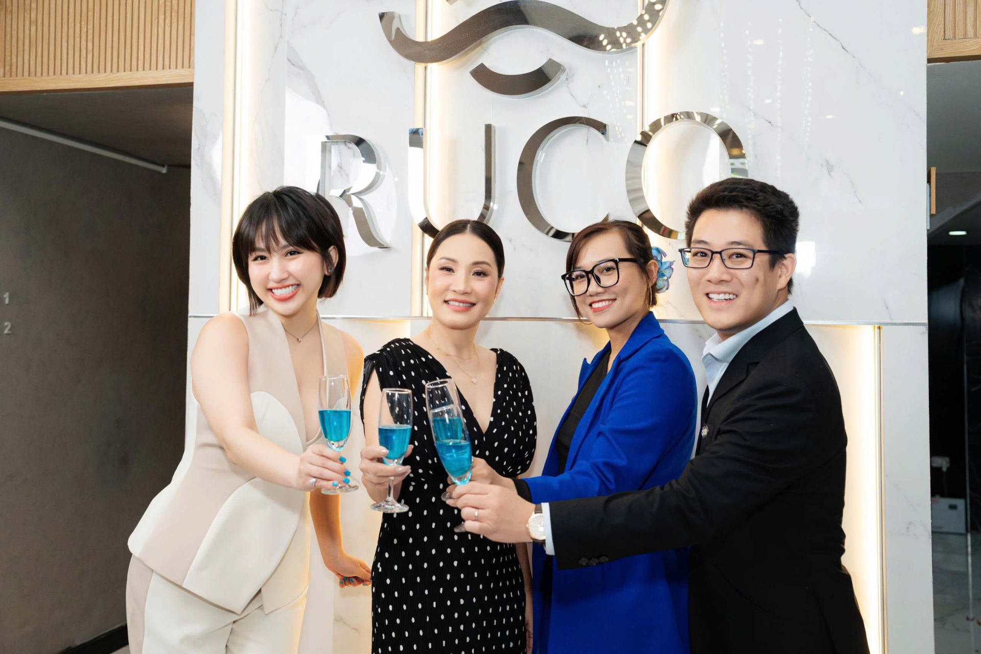 Hồng Đào rạng rỡ tuổi 63, chia sẻ bí quyết giữ nhan sắc - ảnh 1