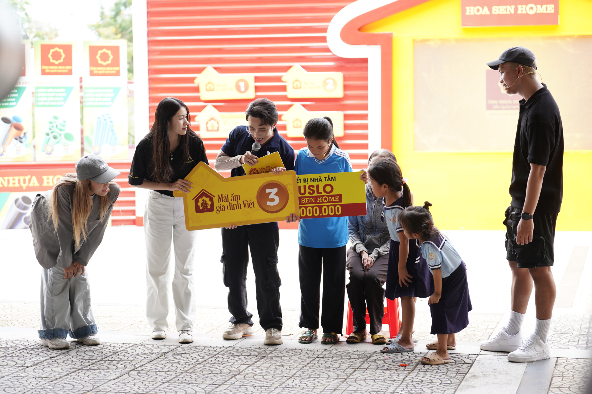 BigDaddy – Emily rơi nước mắt trước hoàn cảnh éo le, hành động ấm áp khiến khán giả xúc động - ảnh 4