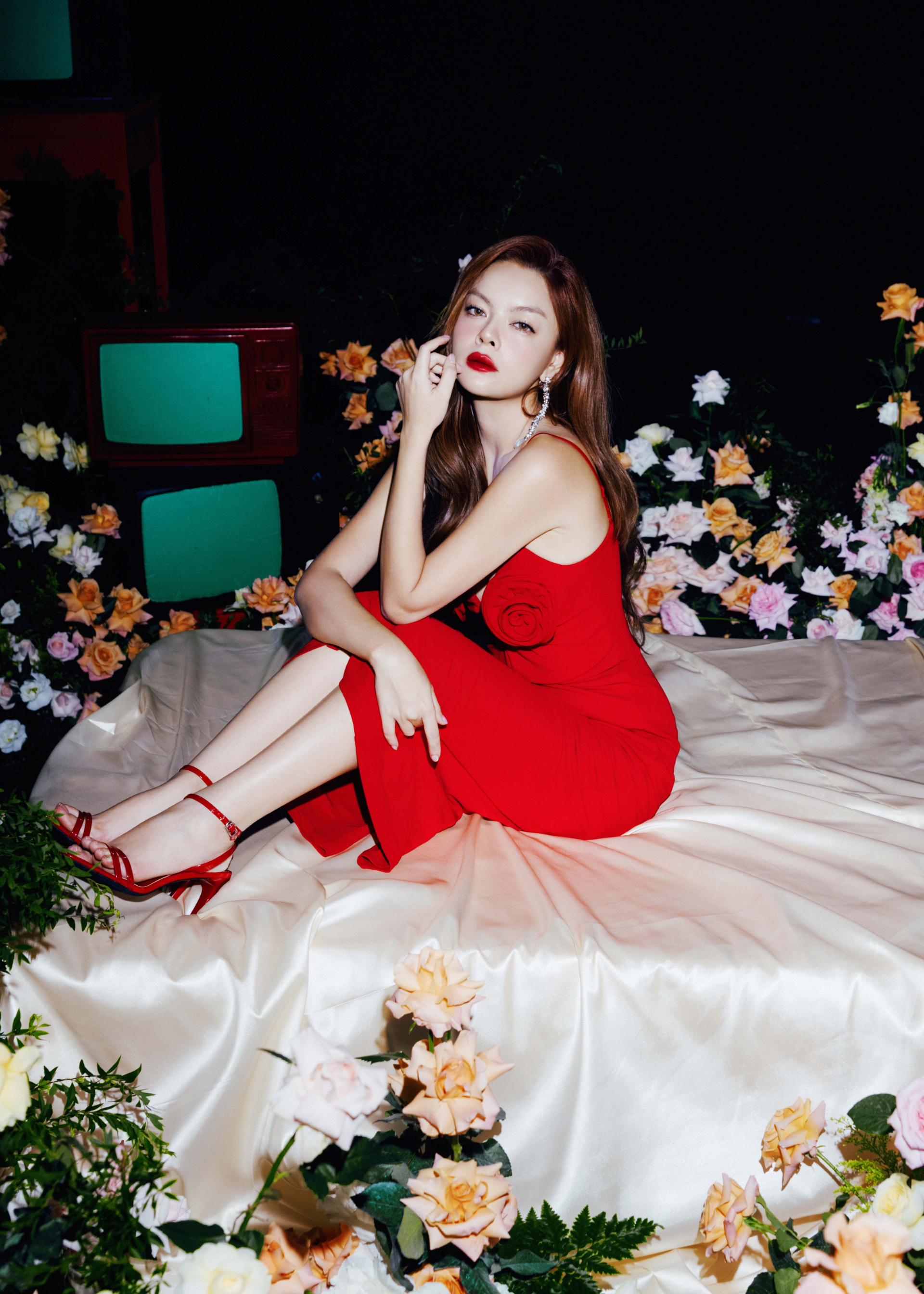 Phạm Quỳnh Anh 'lột xác' với disco sôi động sau gần 30 năm gắn liền danh xưng '“nữ hoàng nhạc lụi” - ảnh 2