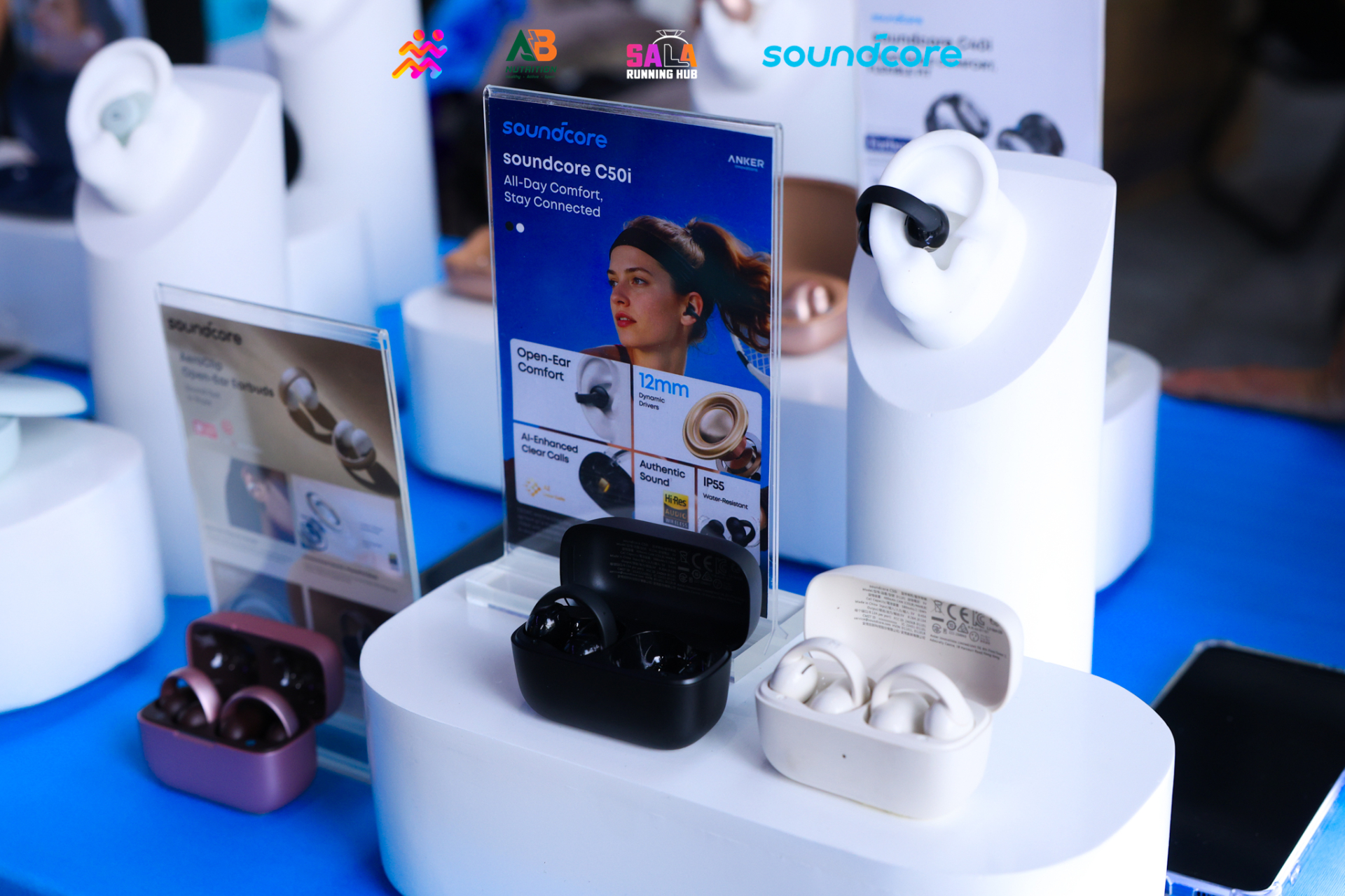 Dòng tai nghe mới của Soundcore được thiết kế như 1 phụ kiện thời trang, được hãng nhấn mạnh về độ tiện dụng khi có thiết kế ôm sát vành tai.