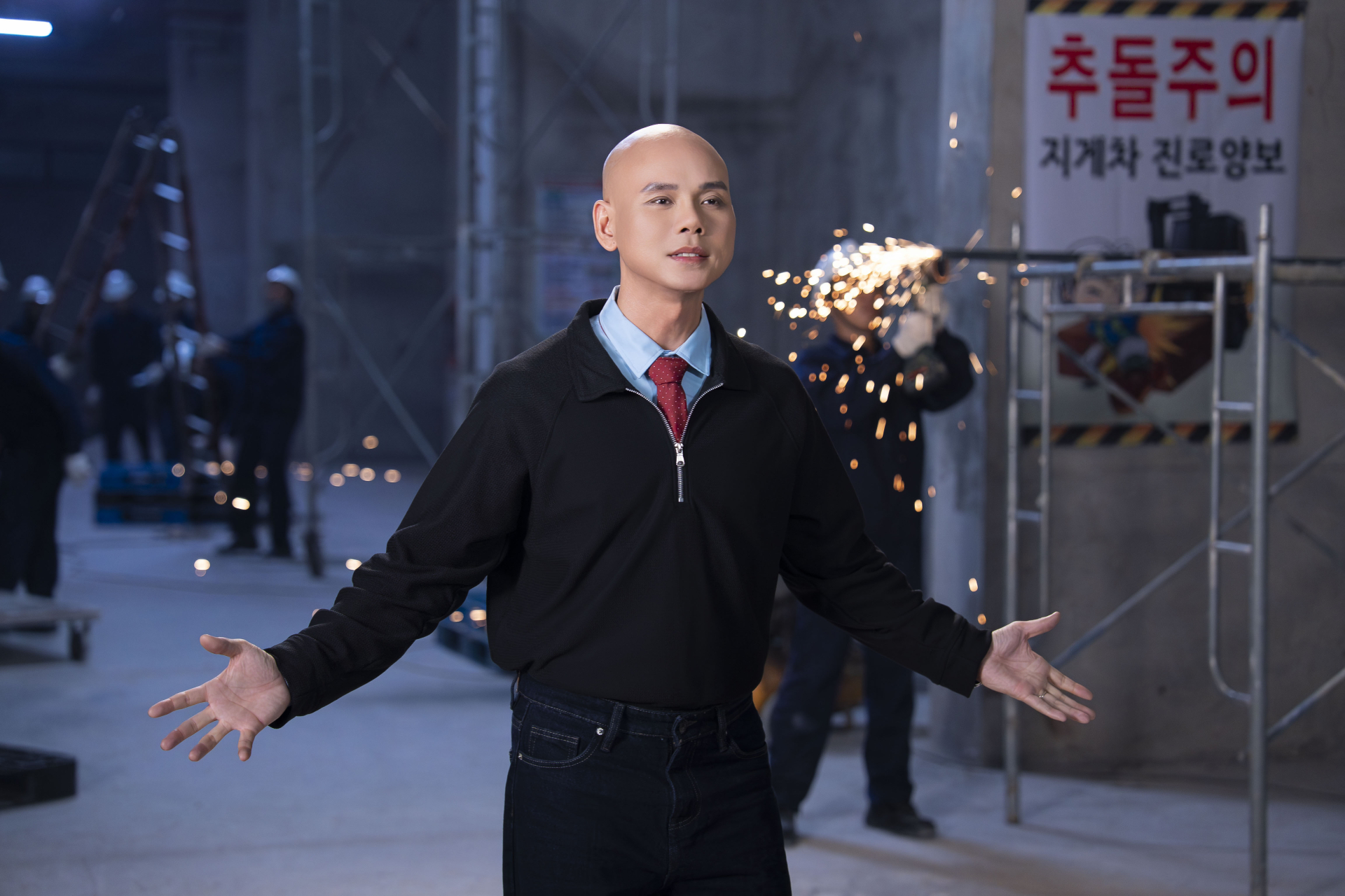 Phan Đinh Tùng và tiếng lòng người viễn xứ qua MV Nước ngoài - ảnh 2