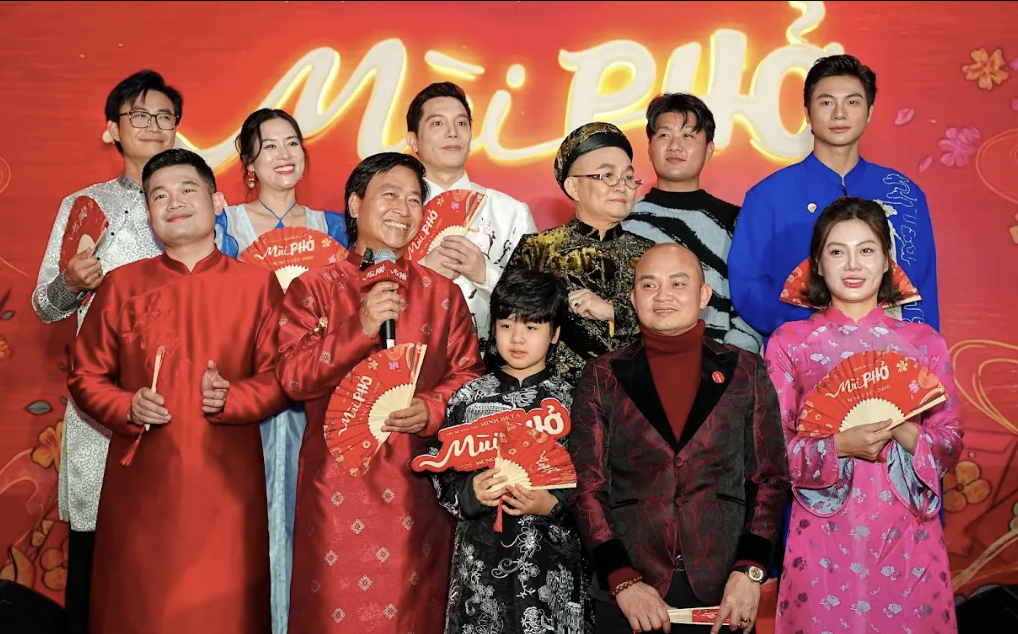 'Mùi Phở' thu 358 triệu đồng sau 24 giờ mở bán - ảnh 2