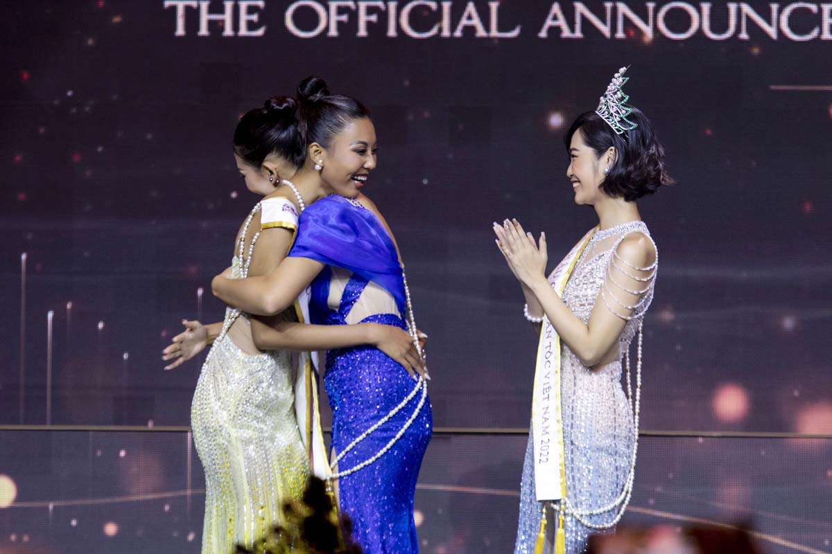 Không phải Tân hoa hậu Nông Thúy Hằng mà Á hậu 2 Thạch Thu Thảo mới là đại diện Việt Nam tham dự Miss Earth 2022 tại Philippines